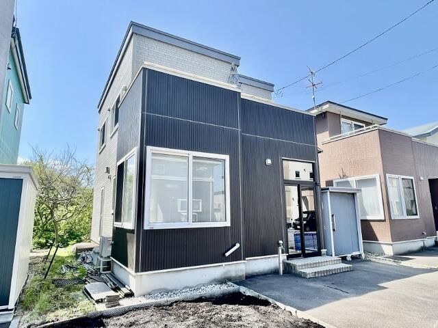 4LDK House for Sale in Hokuto, Hokkaido | 2008 Build | 2 Parking - Thumbnail 2