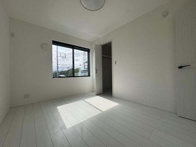 New 2LDK House with Mt. Fuji View in Fujisawa, Kanagawa - Thumbnail 4