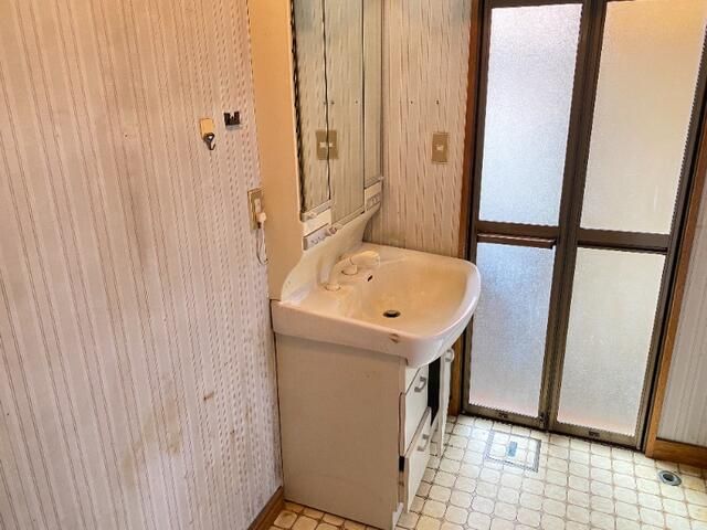 5LDK House for Sale on 156-Tsubo Land in Hokuto, Hokkaido - Thumbnail 4
