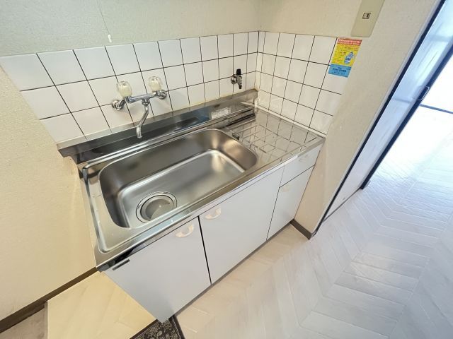 Affordable Studio Apartment for Rent in Kitakyushu, Fukuoka - Thumbnail 4
