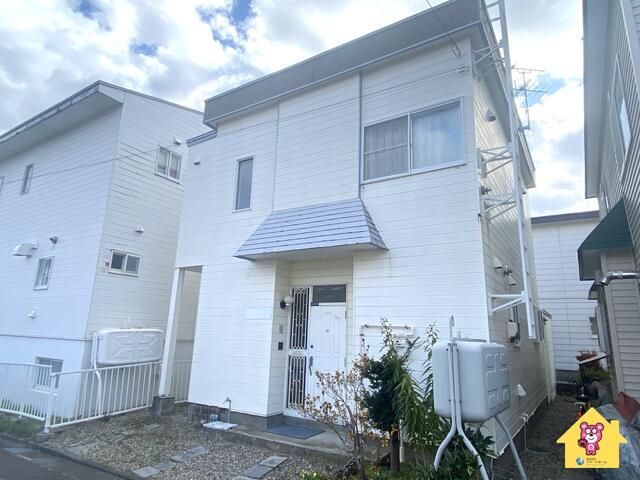 3LDK House with Garden in Hakodate's Hitomicho | 580万円 - Thumbnail 2