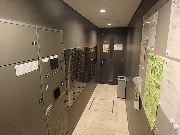 2015-Built 1LDK Apartment in Chuo Ward, Tokyo | Near Shintomicho Station - Thumbnail 4