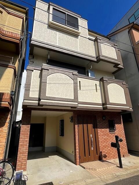 Renovated 4LDK Steel House in Osaka Ikuno Ward for Sale - Image 1