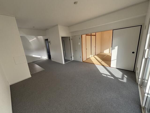 Renovated 3LDK Apartment near Temmabashi-suji Rokuchome Station, Osaka - Thumbnail 4