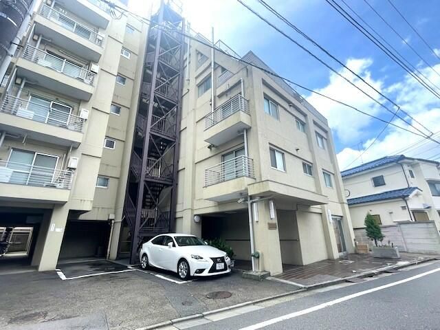 1K Apartment for Sale in Nakano, Tokyo - Near Numabukuro Station - Thumbnail 2