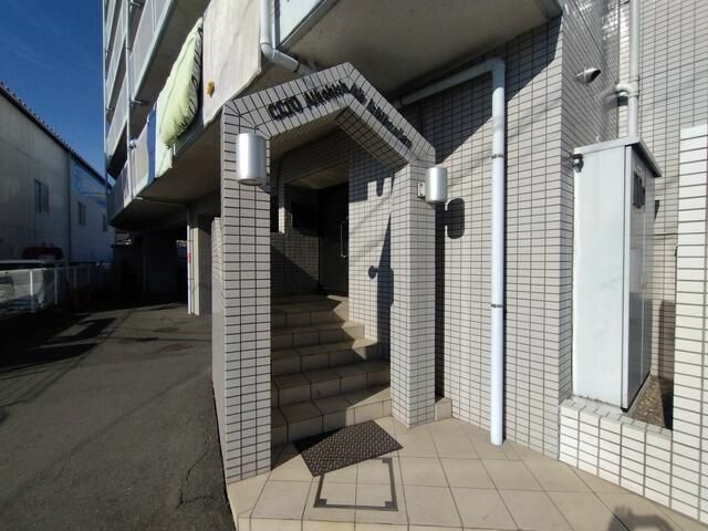 1K Apartment for Sale Near Aikoishida Station, Isehara - Thumbnail 3