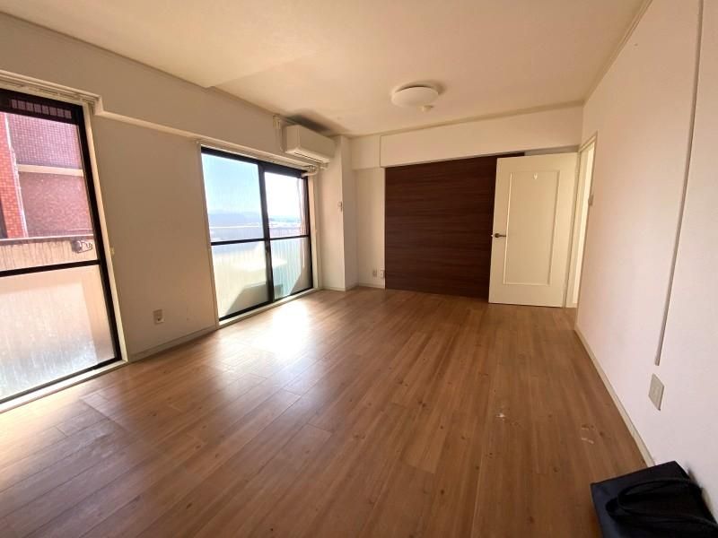 1LDK Apartment for Sale in Takoka, Toyama - Renovated Kitchen & Bath - Thumbnail 3
