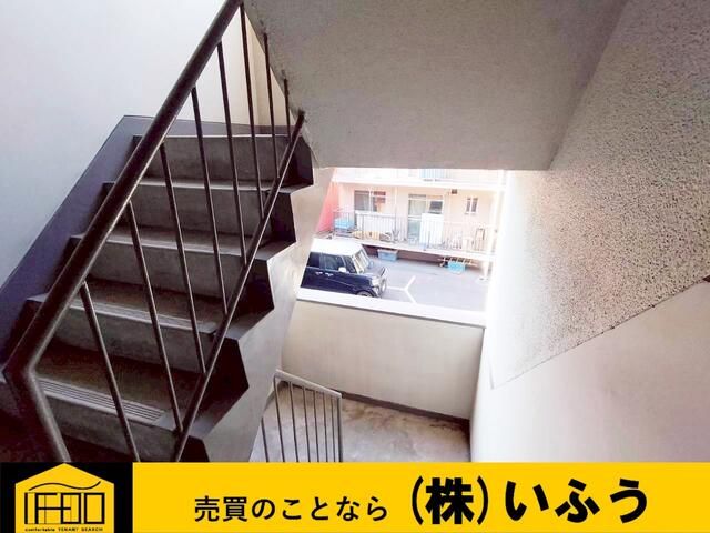 2LDK Skeleton-Condition Apartment for Sale in Oita City - Thumbnail 2