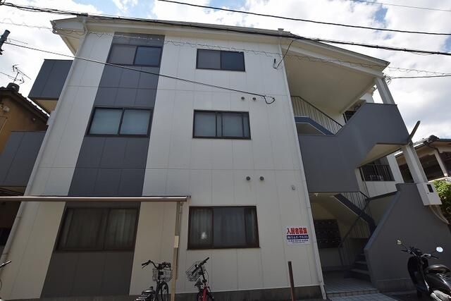 2DK Apartment for Rent in Shijonawate, Osaka - 52,000 Yen - Thumbnail 3