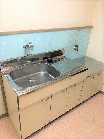 1K Apartment for Rent in Yahatahigashi, Kitakyushu - 90,000 Yen - Thumbnail 4