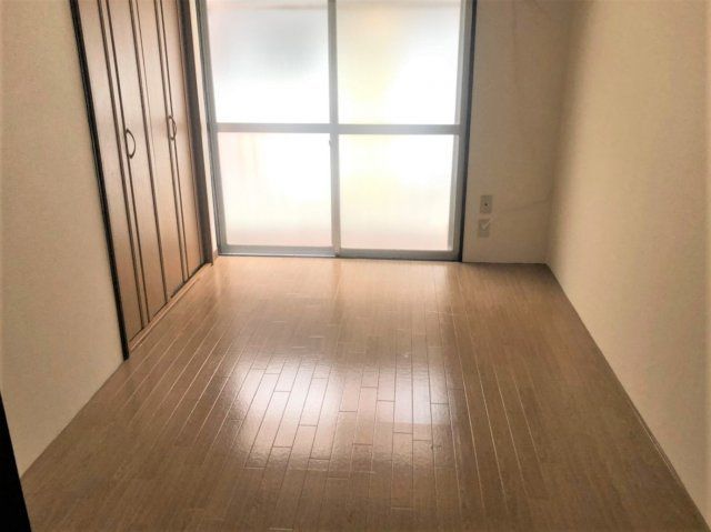 1K Apartment for Rent in Yahatahigashi, Kitakyushu - 90,000 Yen - Thumbnail 2