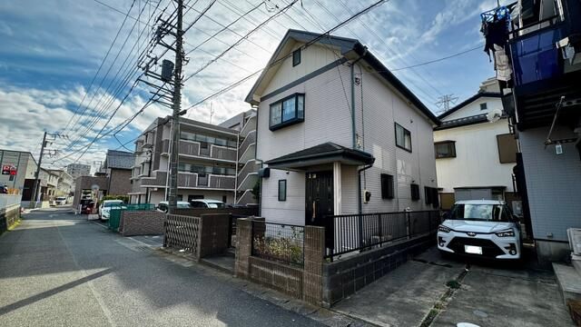 3LDK Detached House with Loft near Isehara Station, Kanagawa - Image 1