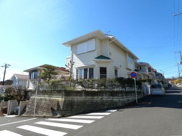 4LDK House with Sea View in Yokosuka | 1990 Build, Renovated - Thumbnail 2