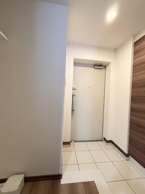 1K Apartment for Sale in Higashi-Nippori, Arakawa, Tokyo - Thumbnail 3