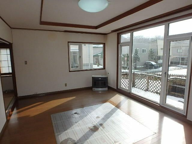 4LDK Corner Lot House in Sapporo Toyohira Ward - Thumbnail 3