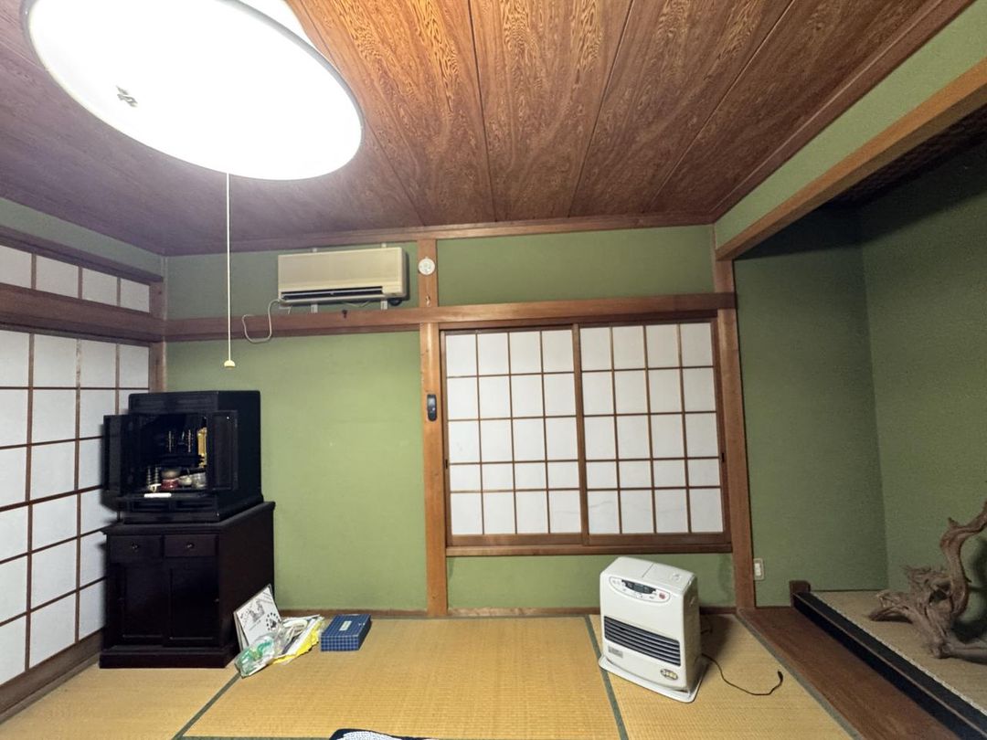 4DK House for Sale in Enzan, Yamanashi - 53.71 sqm - Thumbnail 2