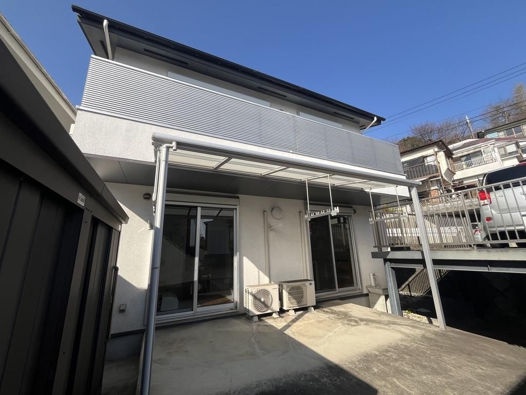 5LDK Solar-Powered Family Home with Natural Materials in Oi, Kanagawa - Thumbnail 2