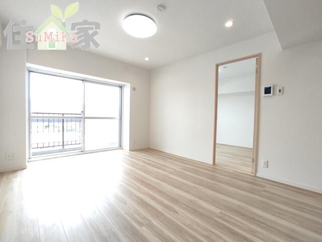 Renovated 3LDK Apartment in Higashiosaka, Osaka - Thumbnail 3