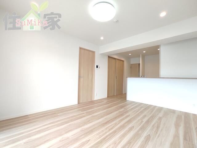 Renovated 3LDK Apartment in Higashiosaka, Osaka - Thumbnail 4
