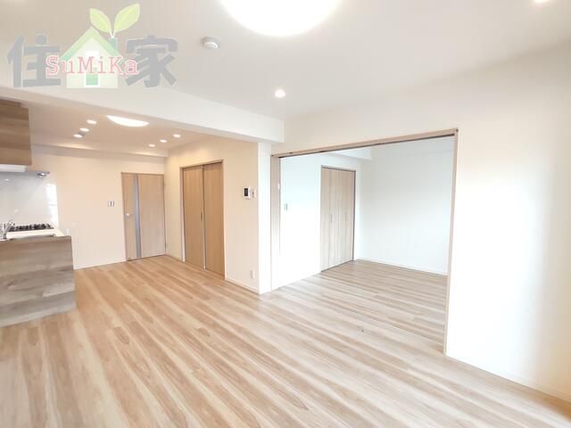 Renovated 3LDK Apartment in Higashiosaka, Osaka - Thumbnail 2