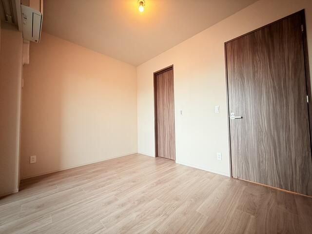 2LDK Apartment in Classy Tower Shinjuku Gyoen, Tokyo - Thumbnail 3