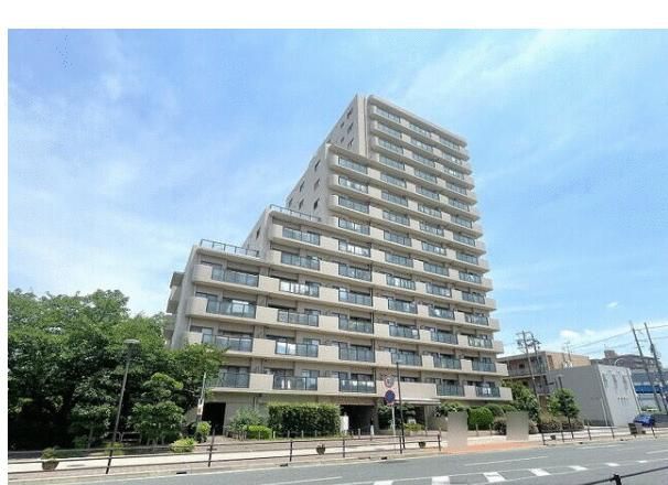 Renovated 4LDK Apartment in Neyagawa City, Osaka - Thumbnail 2