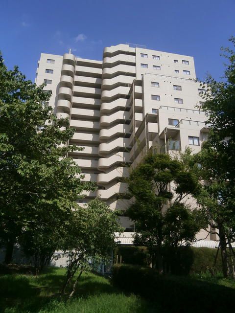 Renovated 4LDK Apartment in Neyagawa City, Osaka - Thumbnail 3