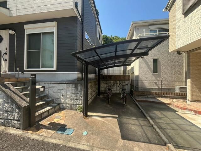 4-Bedroom Modern House in Quiet Yokohama Near Sugita Station - Thumbnail 2