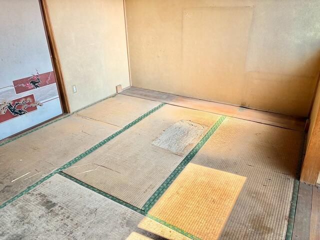 5DK Seaside Townhouse for Sale in Sasebo, Nagasaki - Thumbnail 4