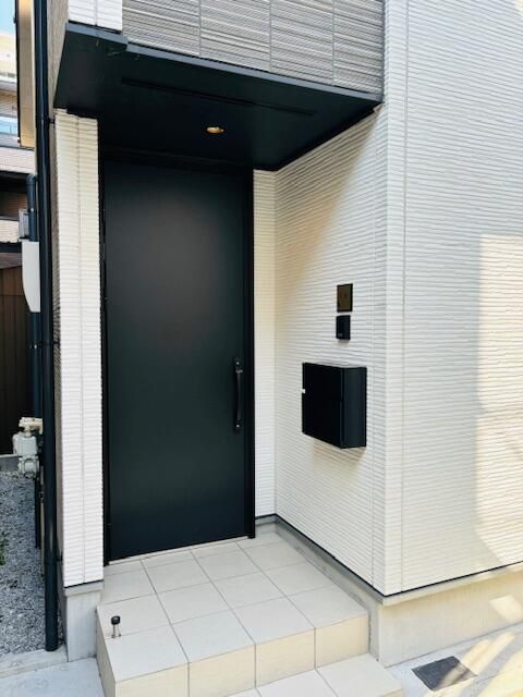 Modern 3-Story House in Kawasaki, Kanagawa | 2022 Build - Thumbnail 4