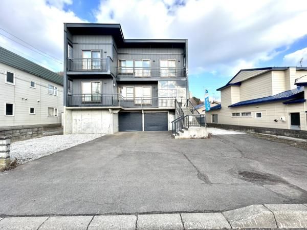 Renovated 5SLDK House for Sale in Noboribetsu, Hokkaido - Thumbnail 2