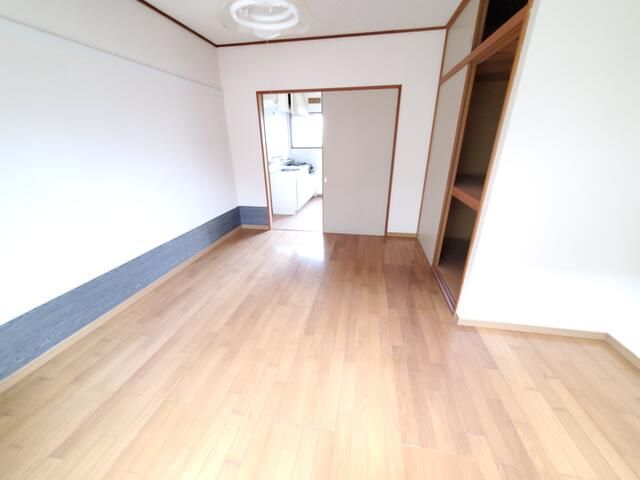 1K Apartment for Rent in Moroyama, Saitama - Free Internet & 1 Month Free - Thumbnail 4