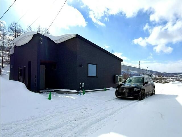 New ZEH Certified Single-Story House with Ocean Views in Otaru - Image 1