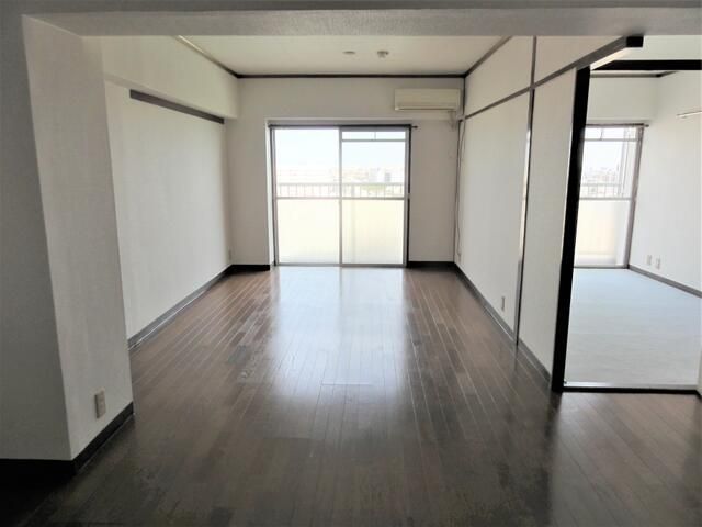 1LDK Apartment for Sale in Take-no-tsuka Sky Town, Adachi, Tokyo - Thumbnail 4