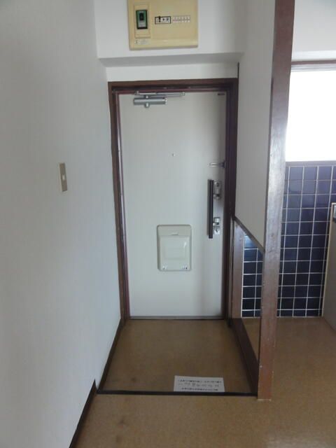 1LDK Apartment for Sale in Take-no-tsuka Sky Town, Adachi, Tokyo - Thumbnail 3
