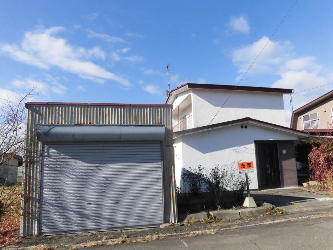 4LDK Detached House for Sale in Sunny Ikeda, Hokkaido - Thumbnail 2