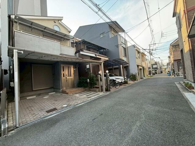 4LDK Detached House for Sale in Higashiosaka, Osaka - Thumbnail 2