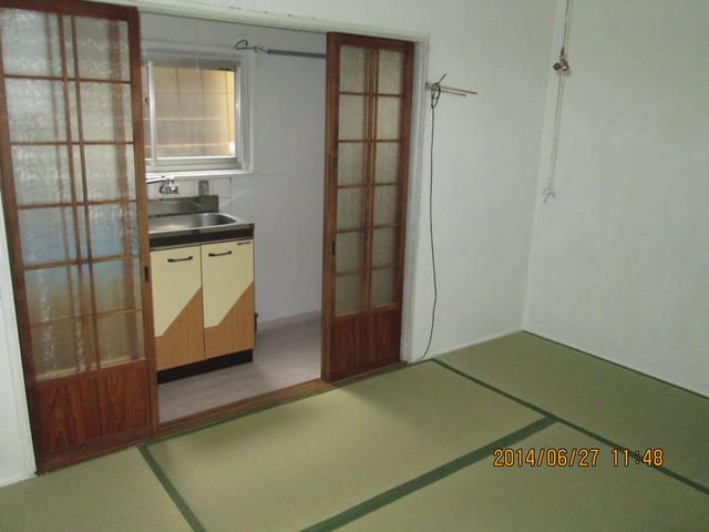 2K Apartment for Rent in Sakai, Osaka - 29,000 Yen - Thumbnail 3