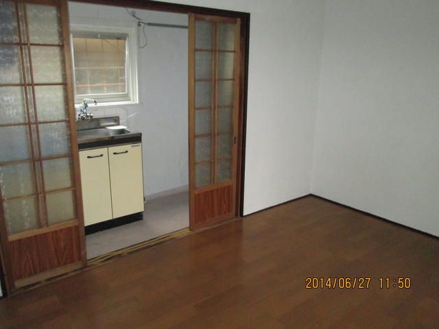 2K Apartment for Rent in Sakai, Osaka - 29,000 Yen - Thumbnail 4