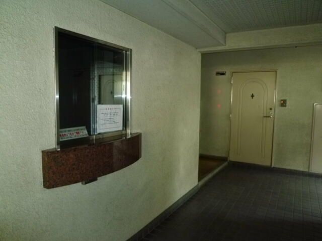 1K Apartment for Sale in Kami-Shakujii, Nerima, Tokyo - Thumbnail 4