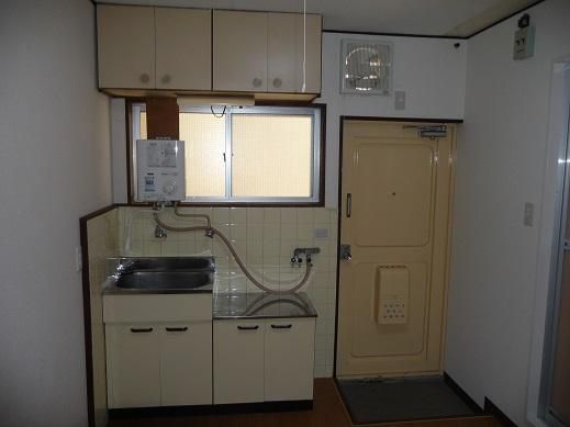 1DK Apartment for Rent in Miyakojima, Osaka - Near Kyobashi Station - Thumbnail 2