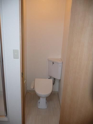 1DK Apartment for Rent in Miyakojima, Osaka - Near Kyobashi Station - Thumbnail 3