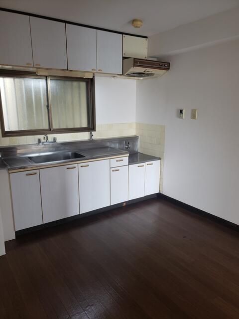 2DK Apartment for Sale near Seibu-Yagisawa Station, Nishi-Tokyo - Thumbnail 4