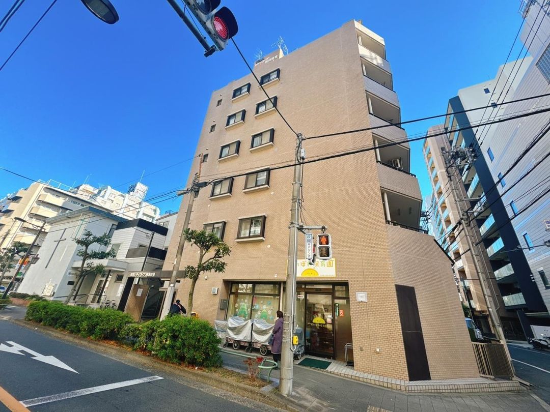 3LDK Apartment for Sale in Nishikamata, Ota Ward, Tokyo - Thumbnail 2