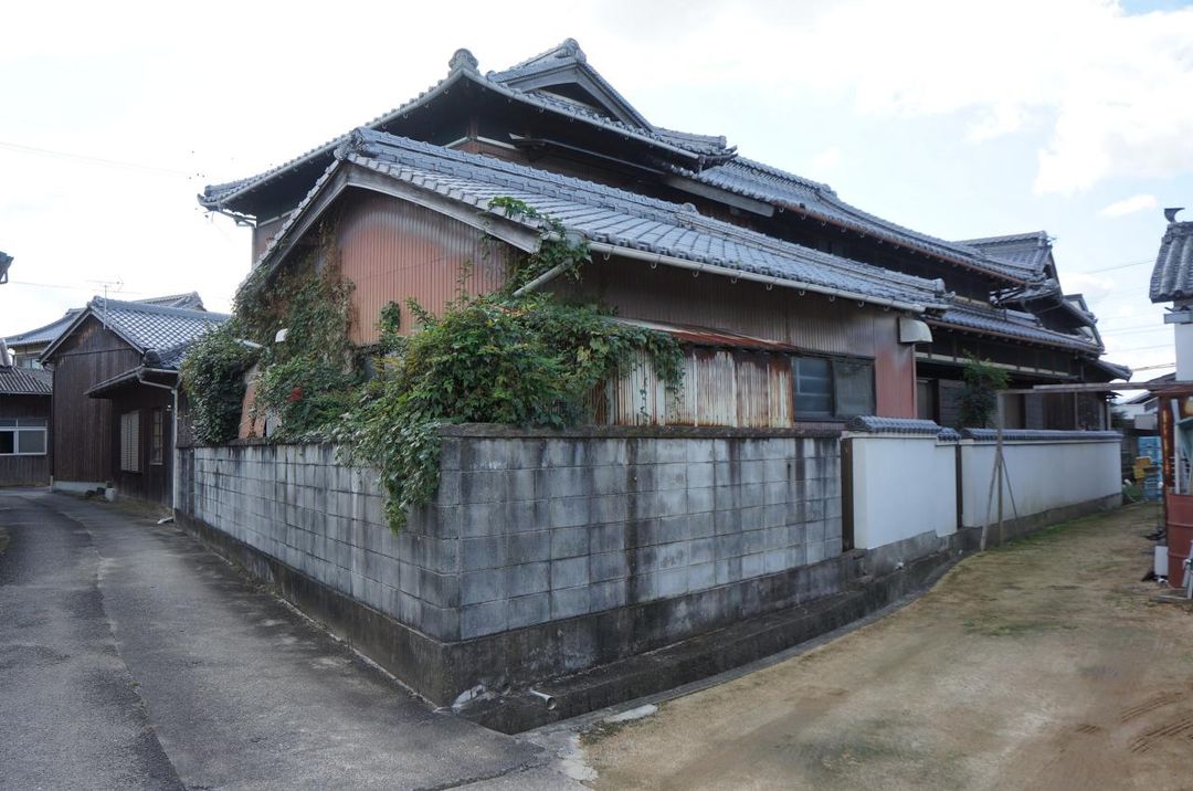 Spacious 9DK Used House in Kanonji, Kagawa - 192.76 sqm - Thumbnail 3