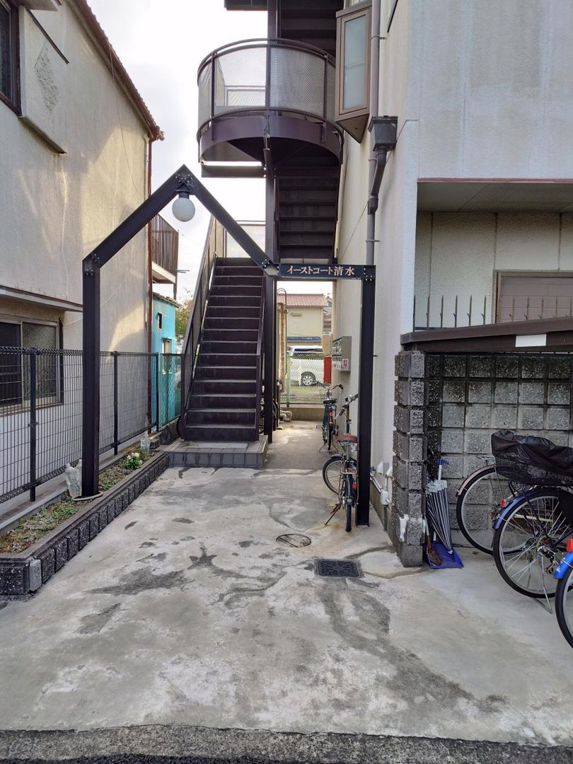 1DK Apartment for Rent in Higashiosaka, Osaka - 30,000 Yen - Thumbnail 3