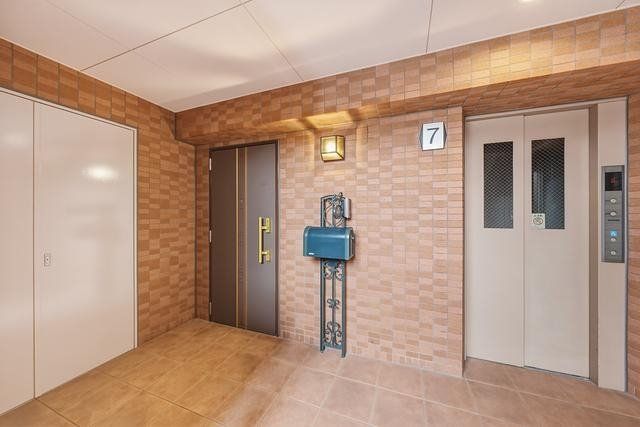 Renovated 3LDK Apartment in Toyonaka, Osaka near Momoyamadai Station - Thumbnail 4
