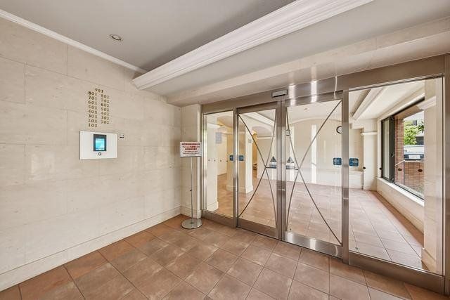 Renovated 3LDK Apartment in Toyonaka, Osaka near Momoyamadai Station - Thumbnail 3