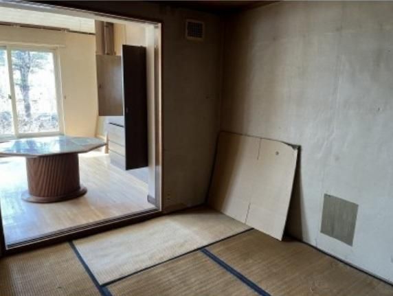 4LDK Corner Lot House for Renovation in Naganuma, Hokkaido - Thumbnail 4