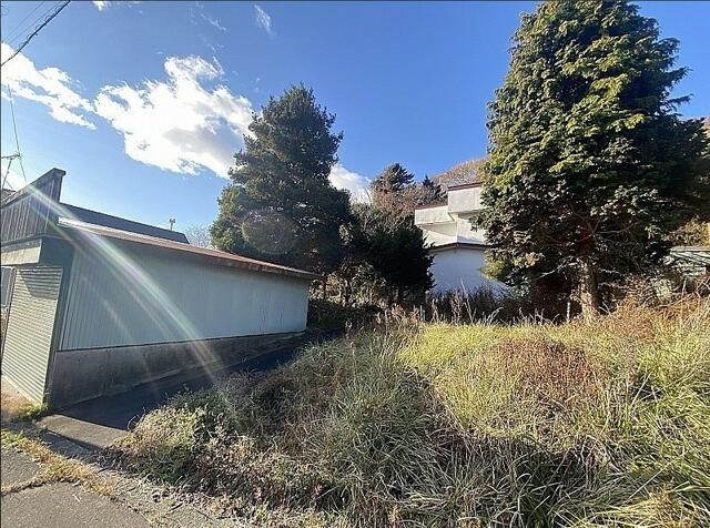 Large 377 Tsubo Plot 4LDK House for Sale in Muroran, Hokkaido - Thumbnail 2